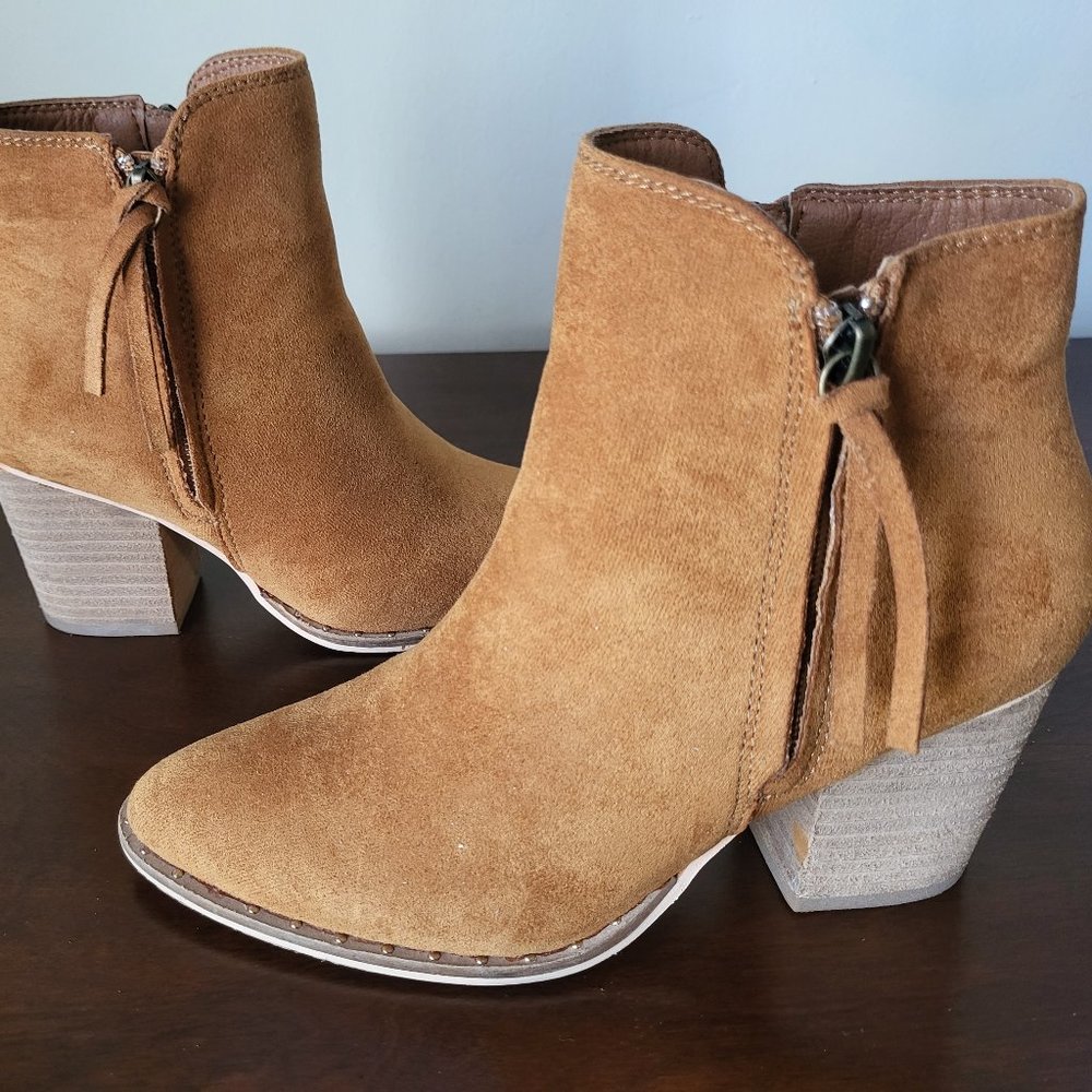 Beast Fashion size 6.5 Tan Suede Booties with Studs and Tassle Zipper